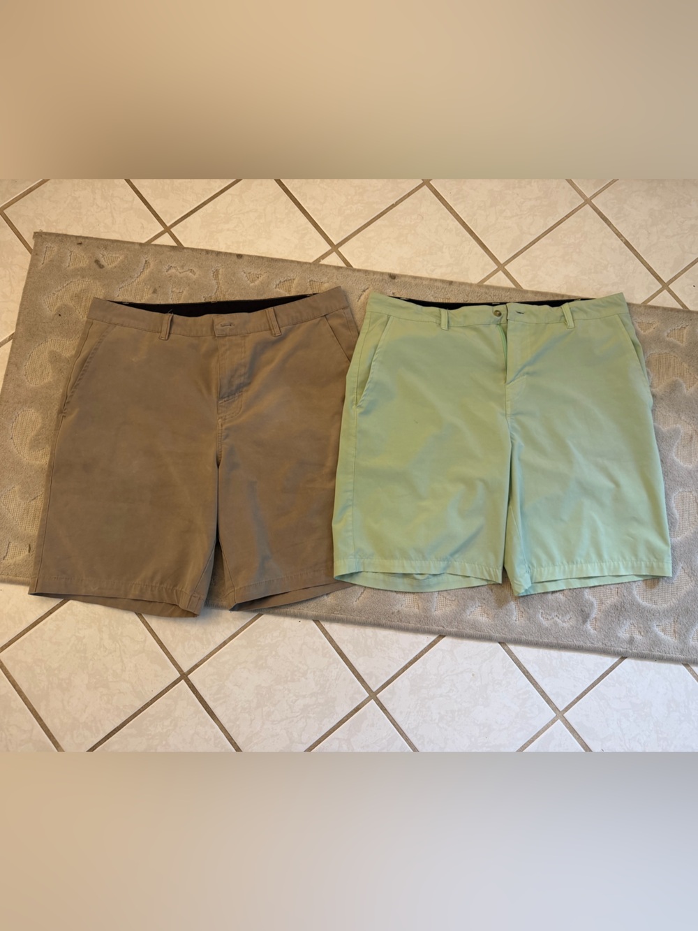 Salt Life Men's khakiand Light Green Shorts - Pair (2)